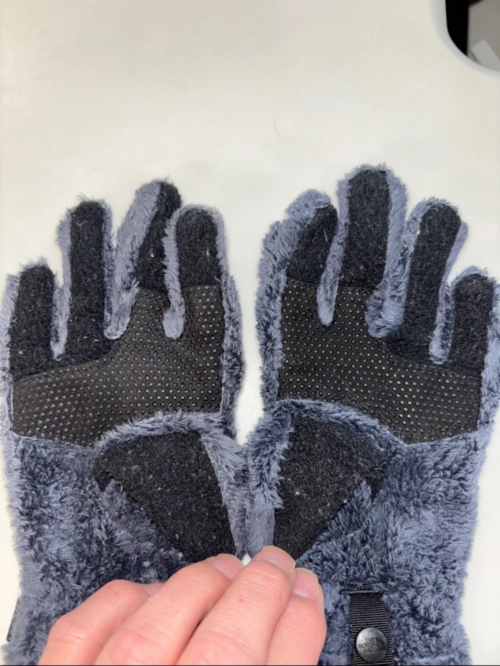 TNF e-tip Charcoal Plush Fleece Gloves kids S the niorth face